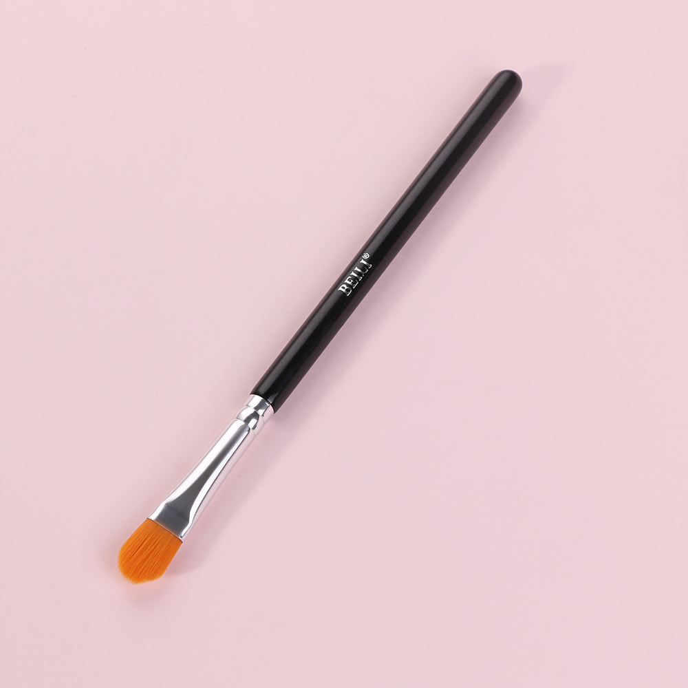 concealer brush