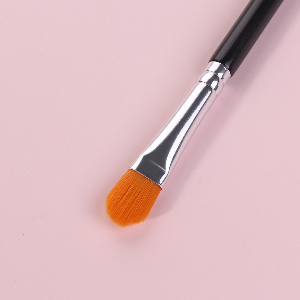 flat concealer brush