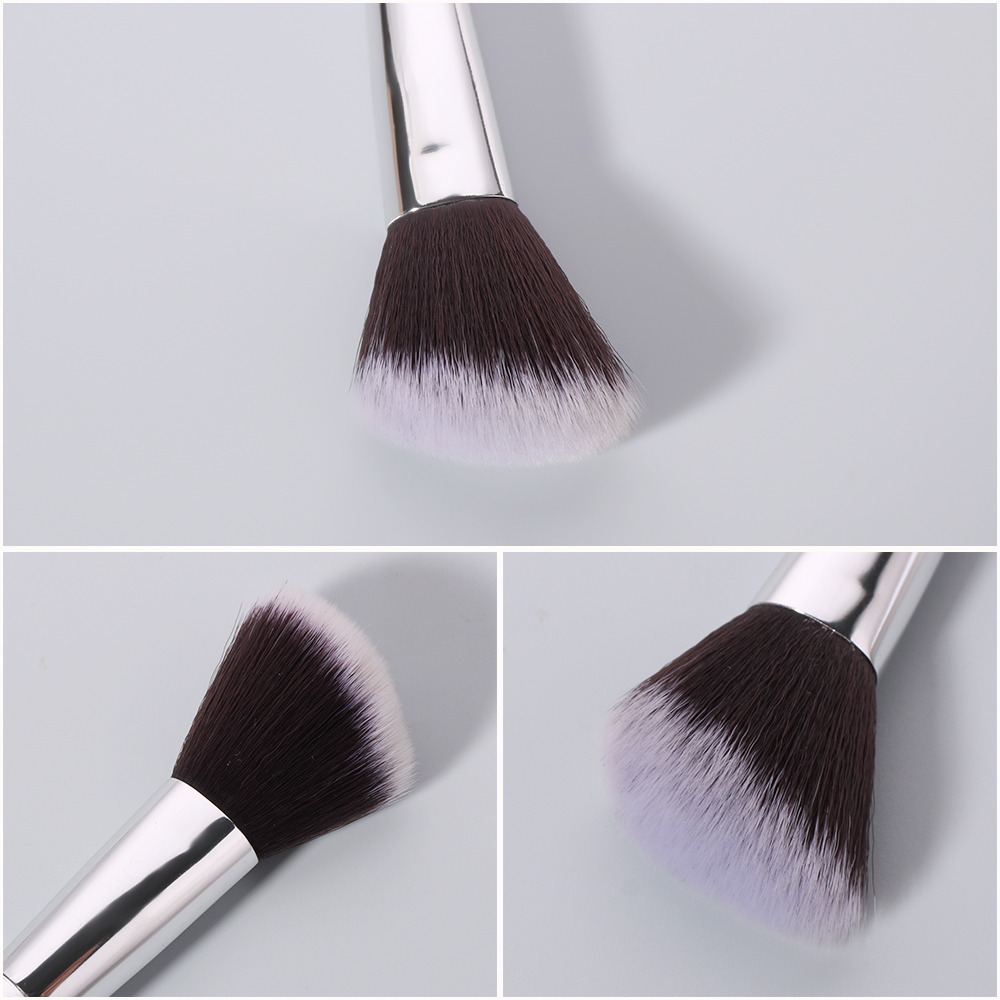 Blush brush