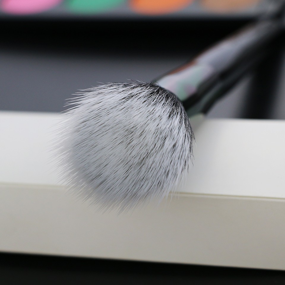 fluffy eye shadow makeup brush