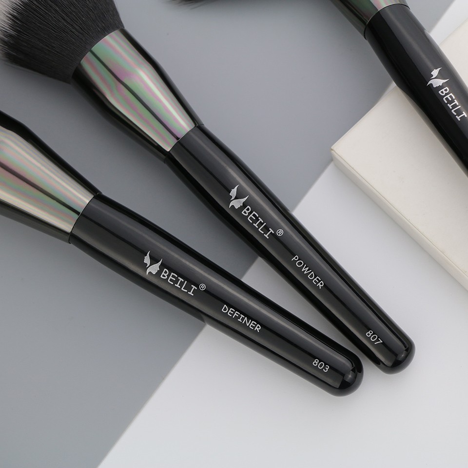 blending makeup brush