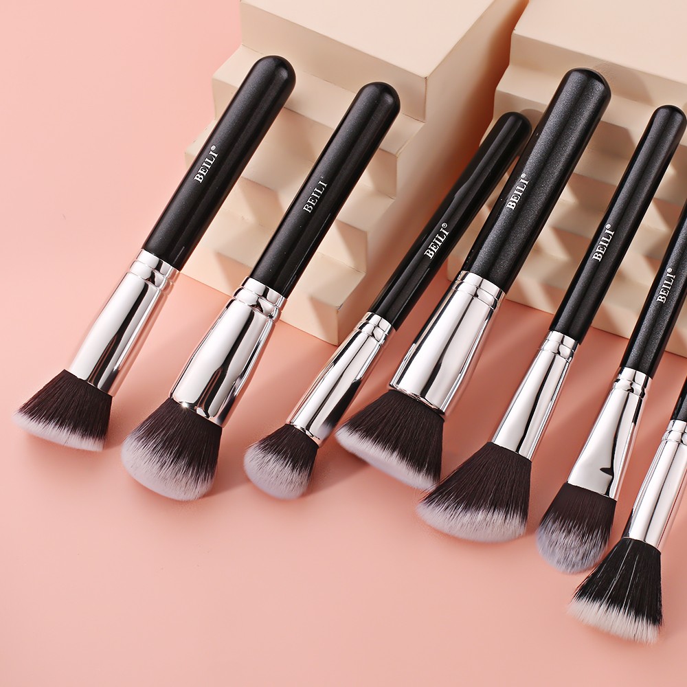 	 brushes for make up