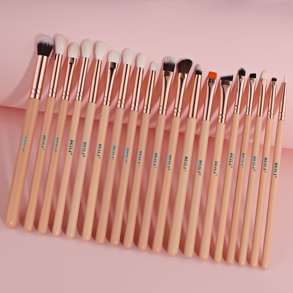 single fluffy eyeshadow brush