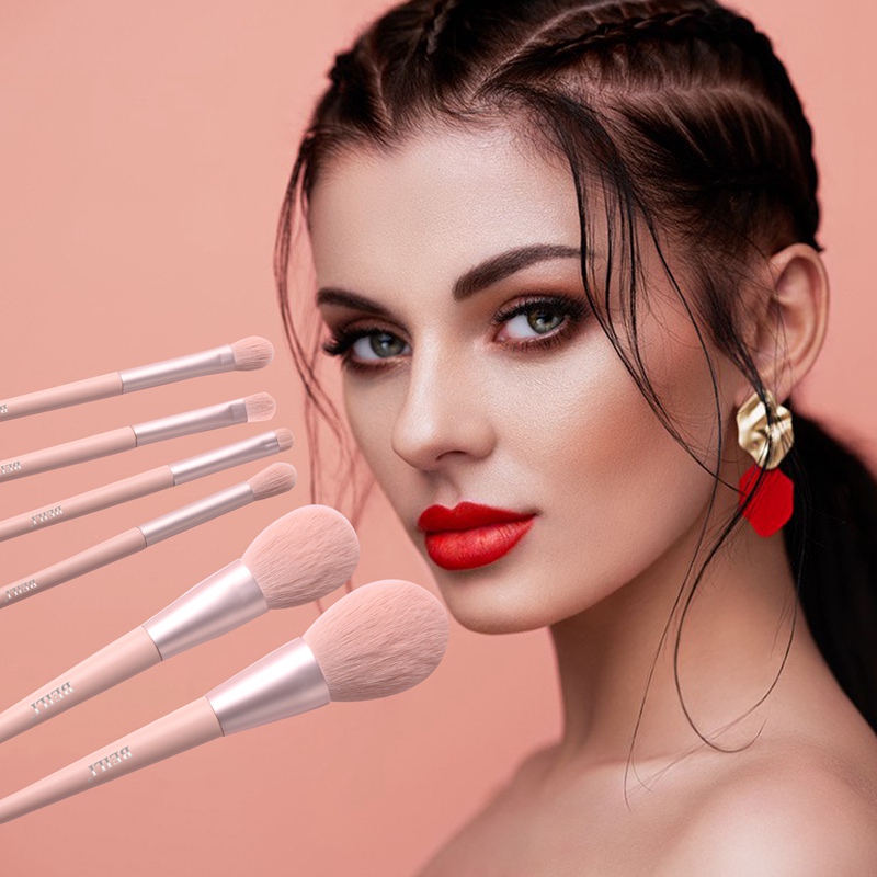 The Must-Have Eye Makeup Brushes: Unveiling the Secrets of Beauty Experts