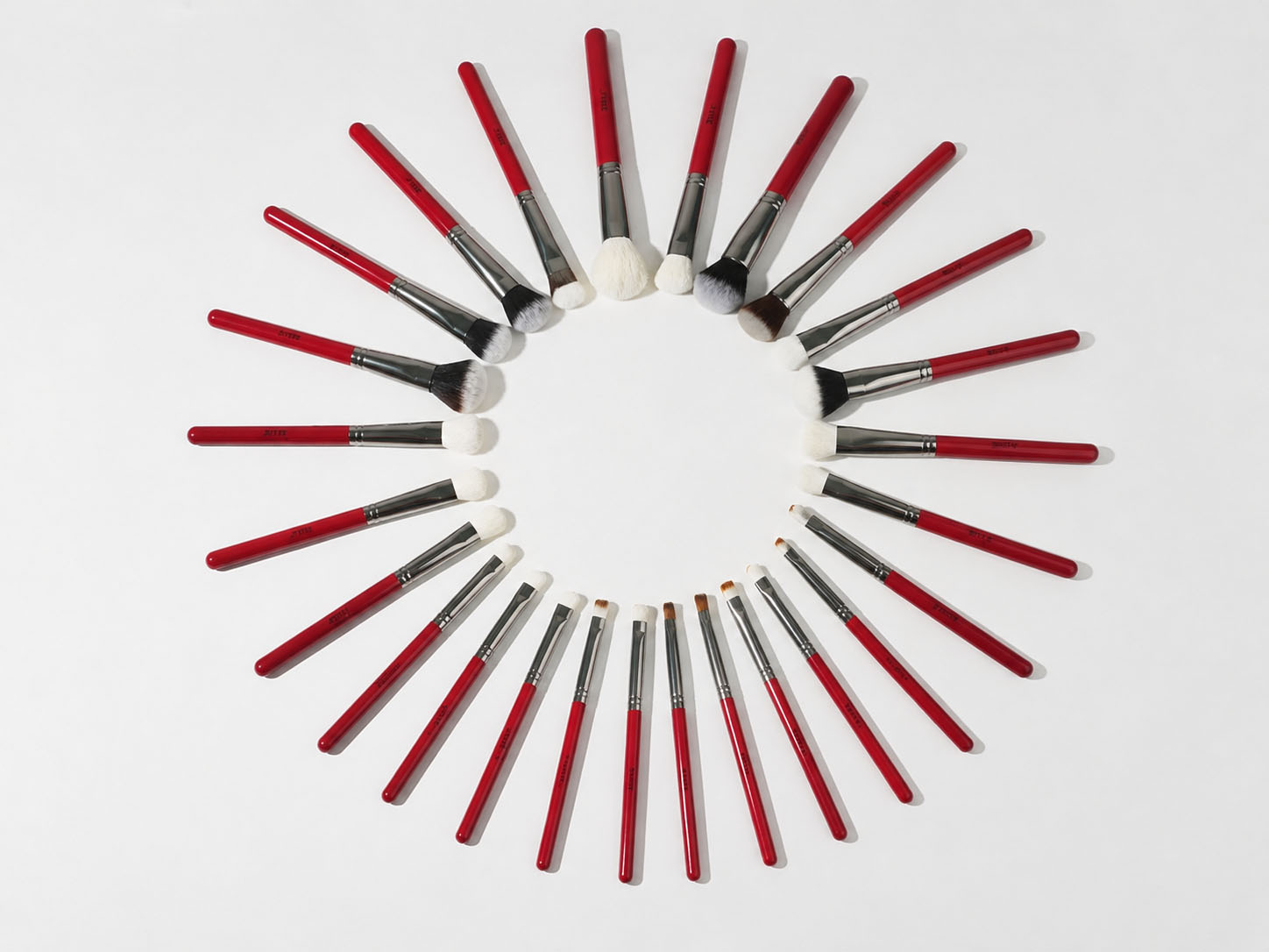 How to Build a Custom Makeup Brush Collection for Your Beauty Brand